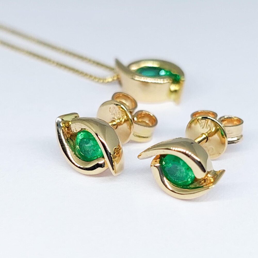 Aretes y Dijes Esmeraldas Oro 18k